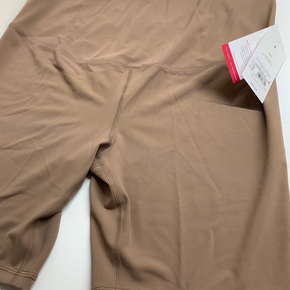 High-Waist Active Shorts in Camel Tan